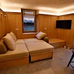 Cozy Gem Μπόρμιο